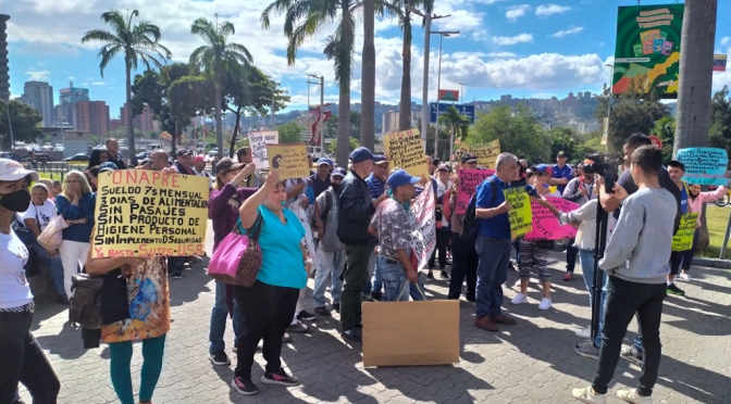Anuncian protestas para exigir mejoras salariales del sector público