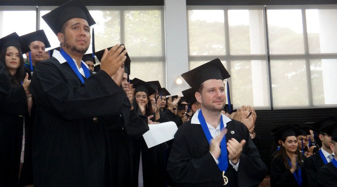 Facultad de Ingeniería realizó imposición de medallas a sus egresados